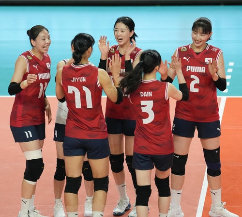 한국 여자배구, 150번째 한일전서 3-2 승리…3연패 후 첫 승(종합)