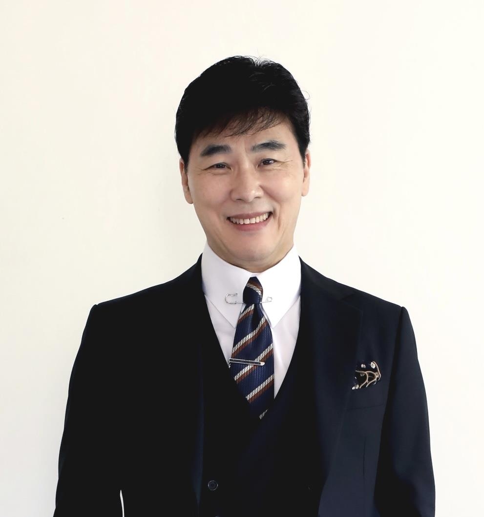 신곡 '나는 당신께 빚진자입니다'라는 낸 가수 김종찬