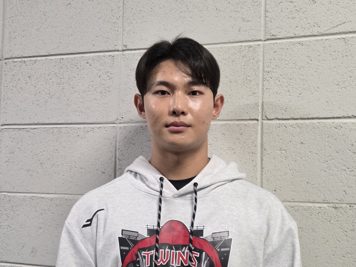 'KS 첫 등판서 홀드' LG 신인 김영우 "김진성 선배 투구에 감탄"