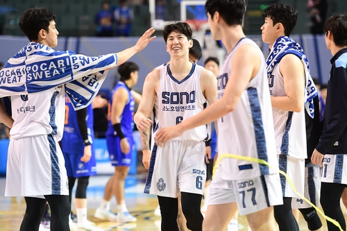 프로농구 소노, 디펜딩 챔피언 LG 잡고 4연패 탈출(종합)