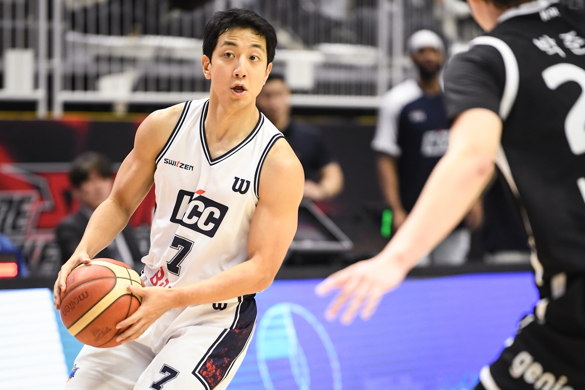 허훈 돌아온 KCC, kt 잡고 3연패 탈출…공동 4위로