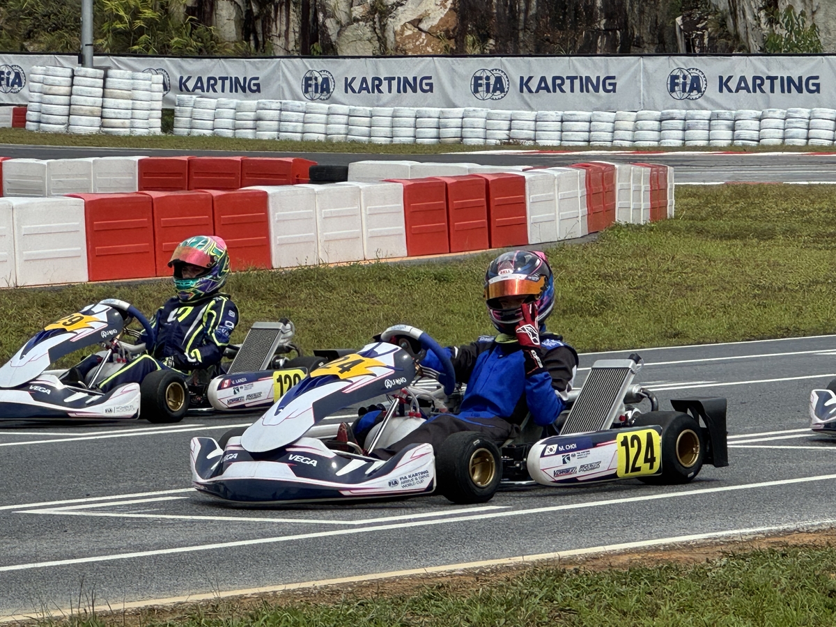 출발선에서 포즈를 취한 최무성