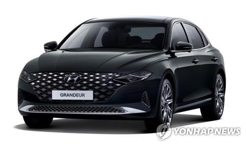 La foto sin fechar, proporcionada por Hyundai Motor, muestra su modelo híbrido Grandeur Hybrid. (Prohibida su reventa y archivo)