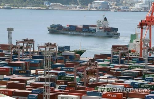 (AMPLIACIÓN) Las exportaciones aumentan en agosto un 6,6 por ciento pero el déficit comercial se extiende por 5º mes