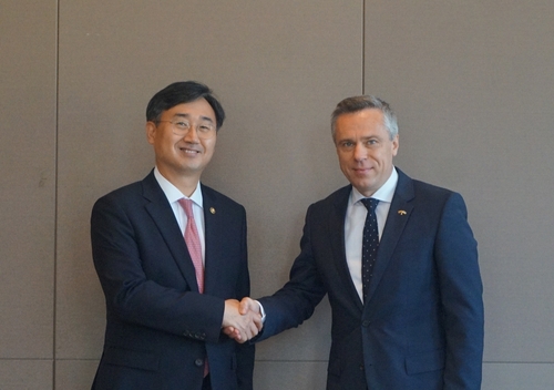 Corea del Sur y Lituania celebran diálogos de alto nivel sobre la cooperación en la industria armamentística