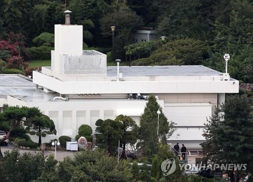 Se espera que Yoon se mude a su nueva residencia presidencial este mes