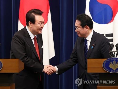 Corea del Sur informa a Japón de la decisión de restablecer plenamente el acuerdo para el intercambio de inteligencia militar