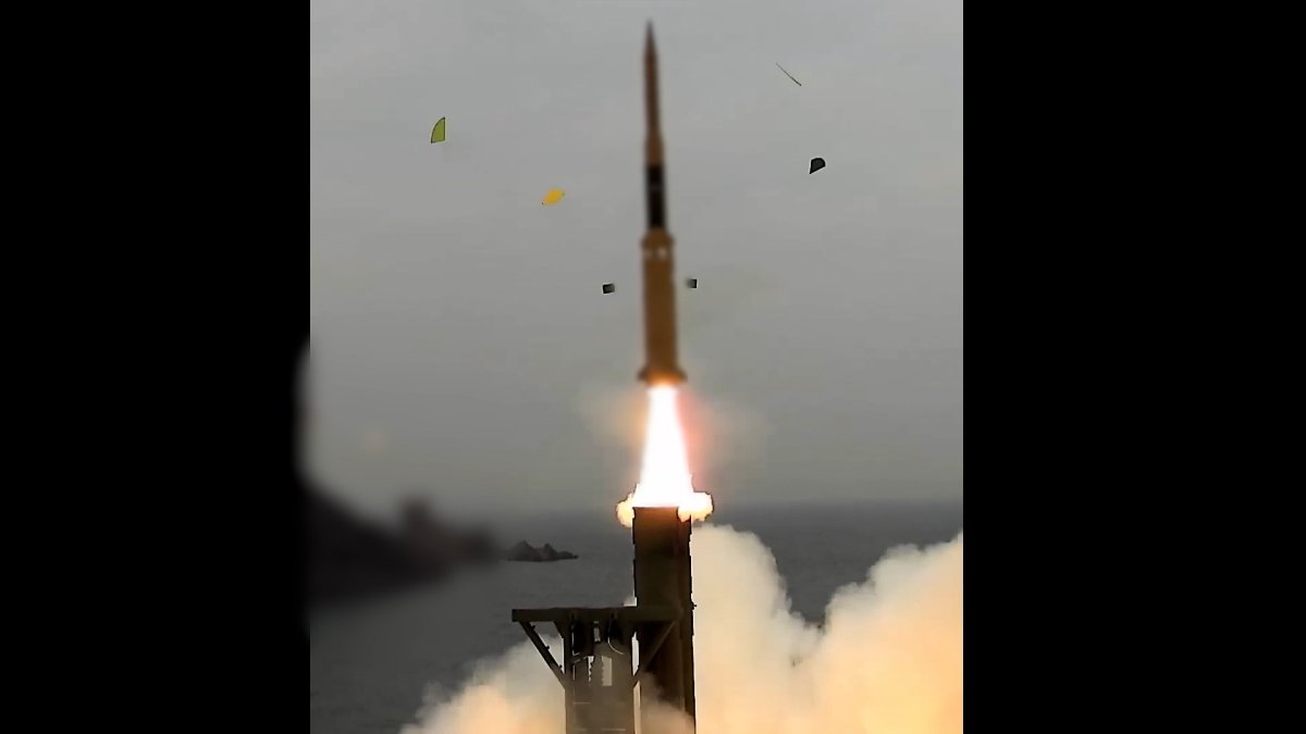 장거리지대공유도무기(L-SAM) 탄도탄 요격시험 성공