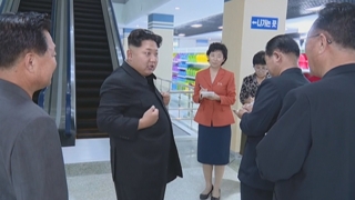 Visite d'inspection de Kim Jong-un dans un nouveau grand magasin de Pyongyang