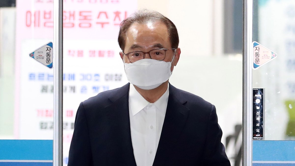 Un tribunal rechaza la orden de arresto para un exalcalde de Busan por un presunto acoso sexual