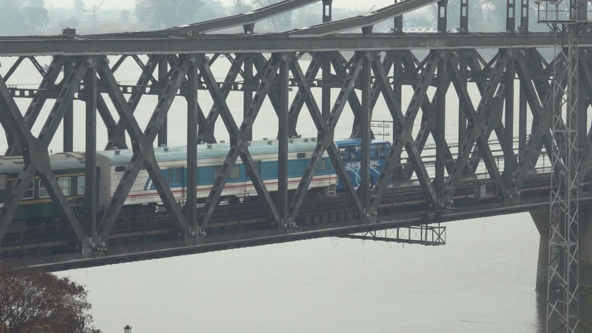 北朝鮮の貨物列車　中国・丹東から戻る（１月１７日）