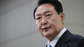 국정평가 '데드크로스'…윤대통령 "지지율 의미 없다"