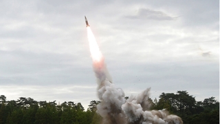 北朝鮮　ロケット砲２発を発射（７月１１日）