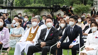 يون يتعهد بتحسين العلاقات مع اليابان وتعهد بمساعدة كوريا الشمالية إذا تخلت عن برنامجها النووي