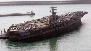 L'USS Nimitz arrive à Busan, un avertissement à la Corée du Nord