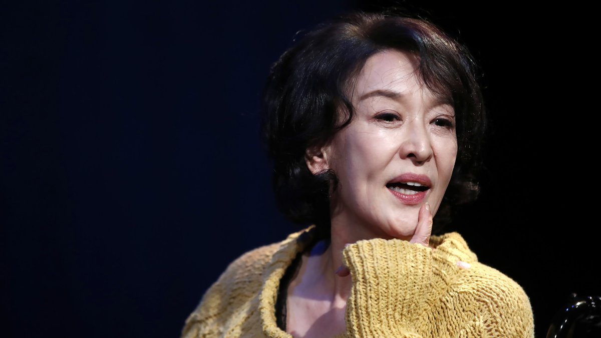 배우 윤석화, 악성 뇌종양 투병…"일상생활 무리 없어"