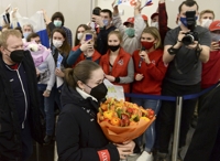 [올림픽] 러시아로 돌아간 발리예바, 여전히 묵묵부답…공항엔 환영 인파(종합)