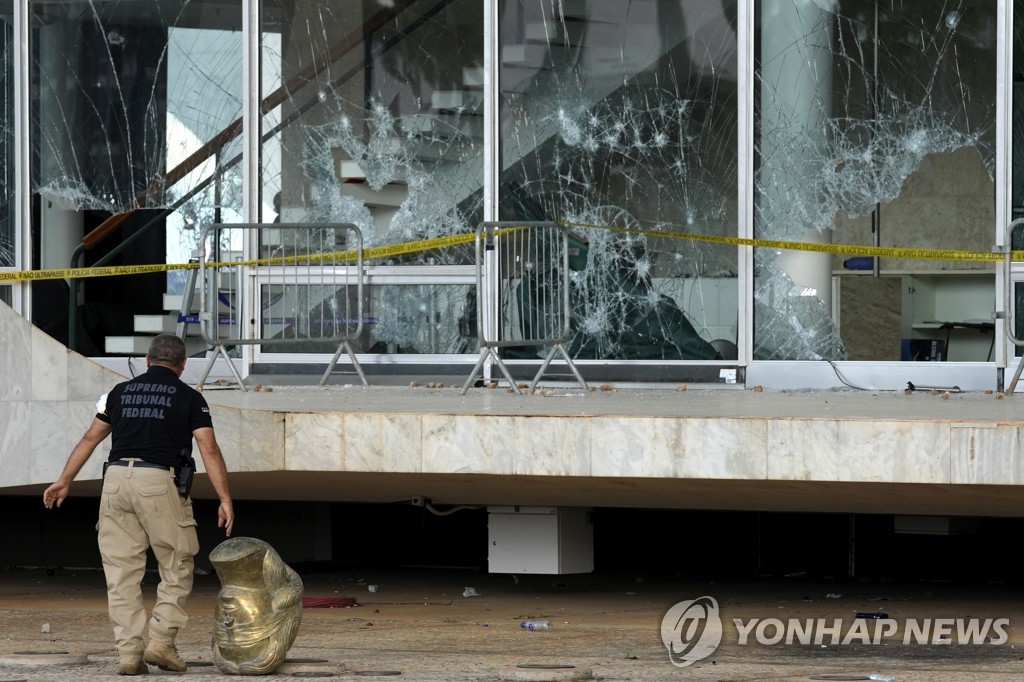 지난 1월 대선 불복 폭동으로 엉망 된 브라질 대법원