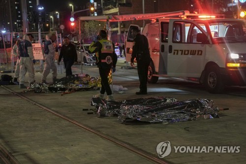 이스라엘 회당 총기난사로 7명 사망…하마스 "자연스런 복수"(종합)