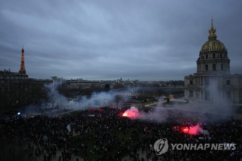 '협상 여지 없다'…프랑스 연금개혁 반대 대규모 2차 시위