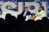 머스크, 린다 야카리노 트위터 새 CEO 임명…"X로 변화 기대"