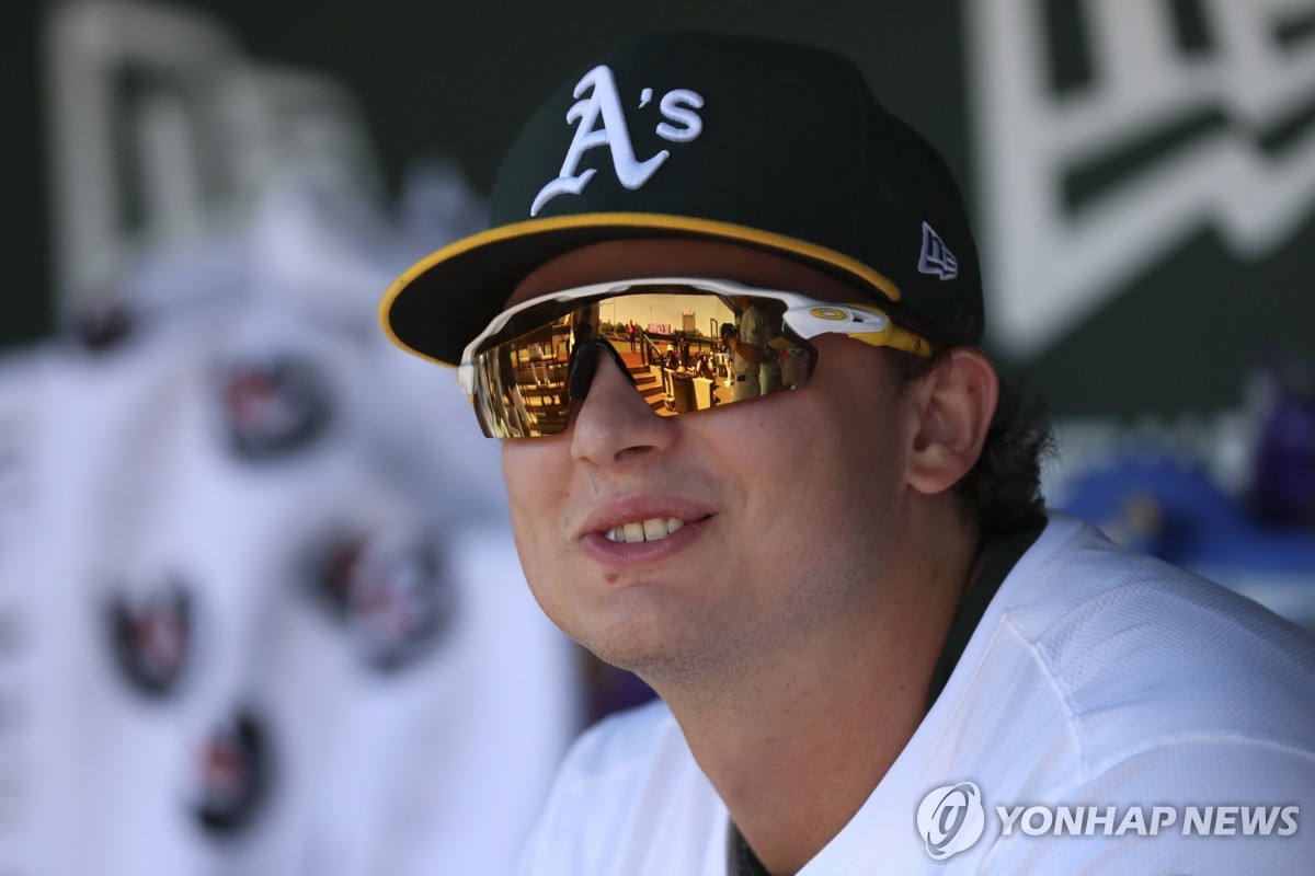 '한 경기 4홈런' 커츠, MLB 이달의 선수·신인선수 석권
