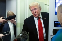 [속보] 트럼프 "베네수 마두로, 권좌유지 얼마안남아…전쟁은 생각안해"