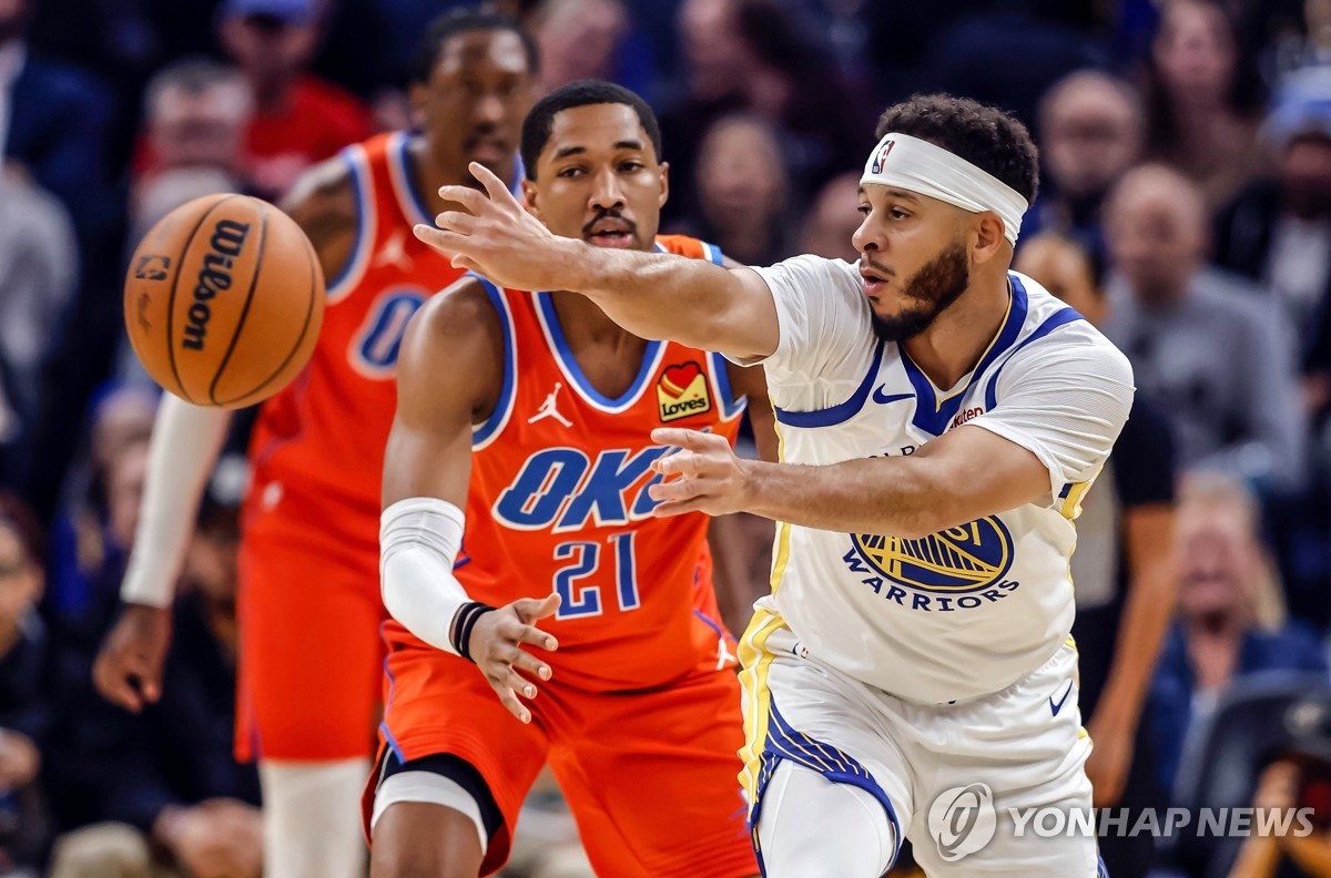 골든스테이트의 세스 커리(오른쪽)