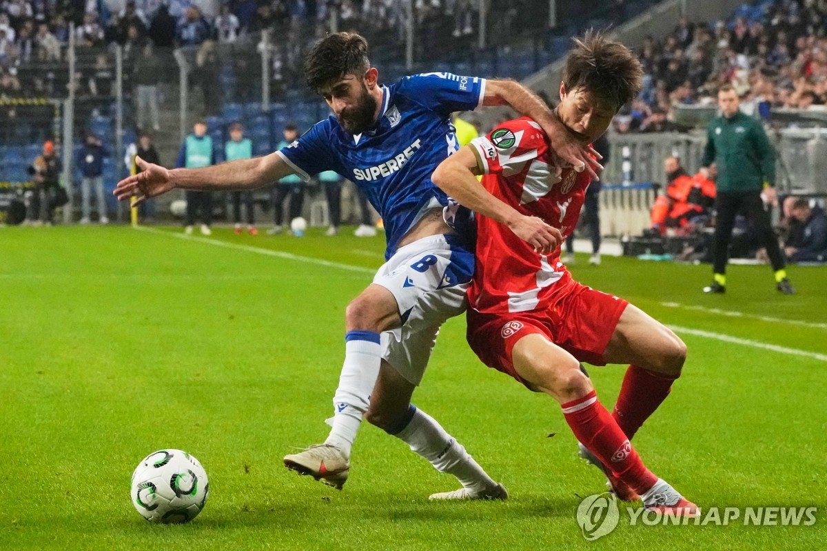 '이재성 71분' 마인츠, 10명이 싸워 포즈난과 1-1 무승부