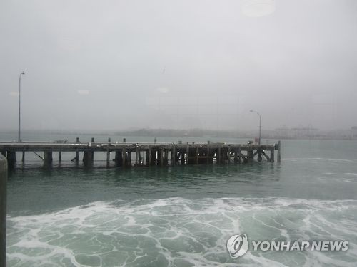 인천 옹진군 선착장서 차량 바다로 추락…50대 사망