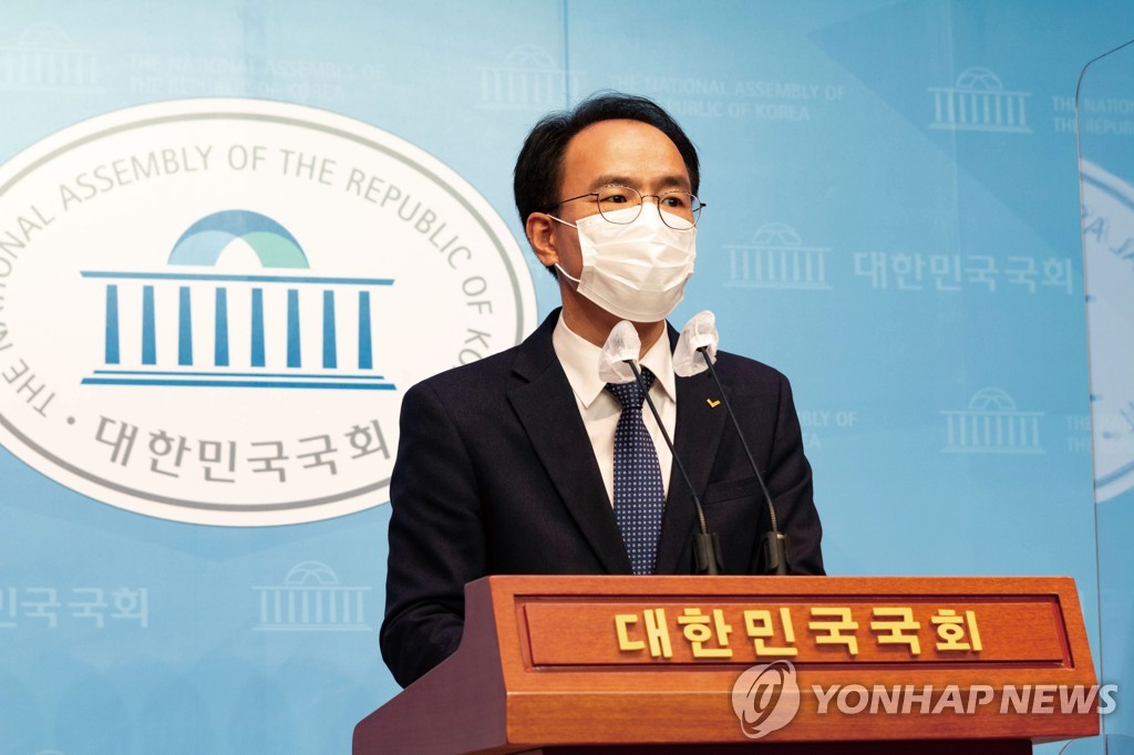 This file photo, provided by the Justice Party, shows its chief spokesperson Lee Dong-young. (PHOTO NOT FOR SALE) (Yonhap)