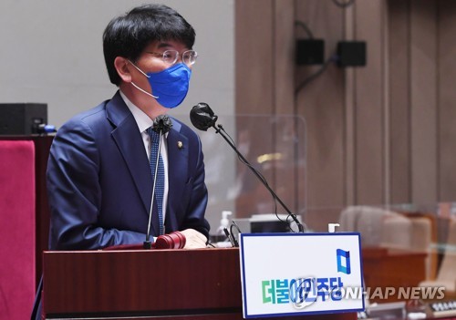 더불어민주당에서 제명된 박완주 의원. [연합뉴스 자료사진]