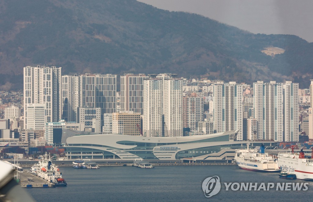 釜山港の国際旅客ターミナル（資料写真）＝（聯合ニュース）