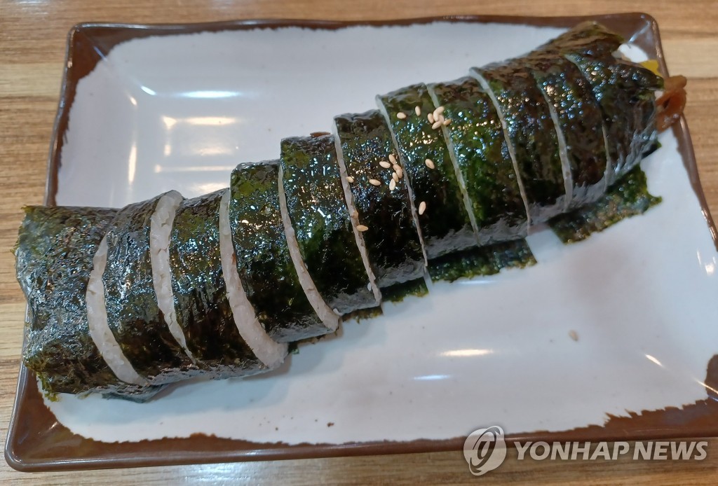 서초구 한 김밥집서 식사한 130여명 식중독 증상…당국…
