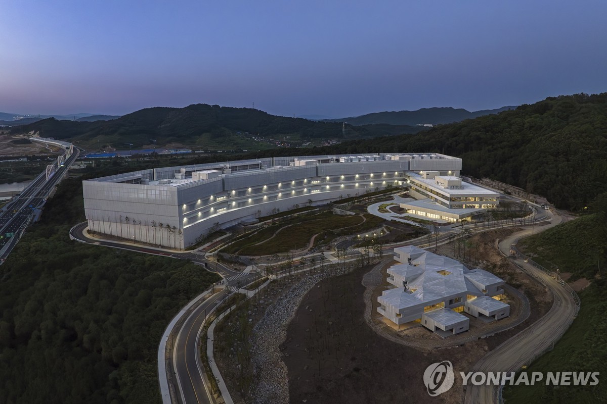 [AI픽] 네이버, 트웰브랩스와 