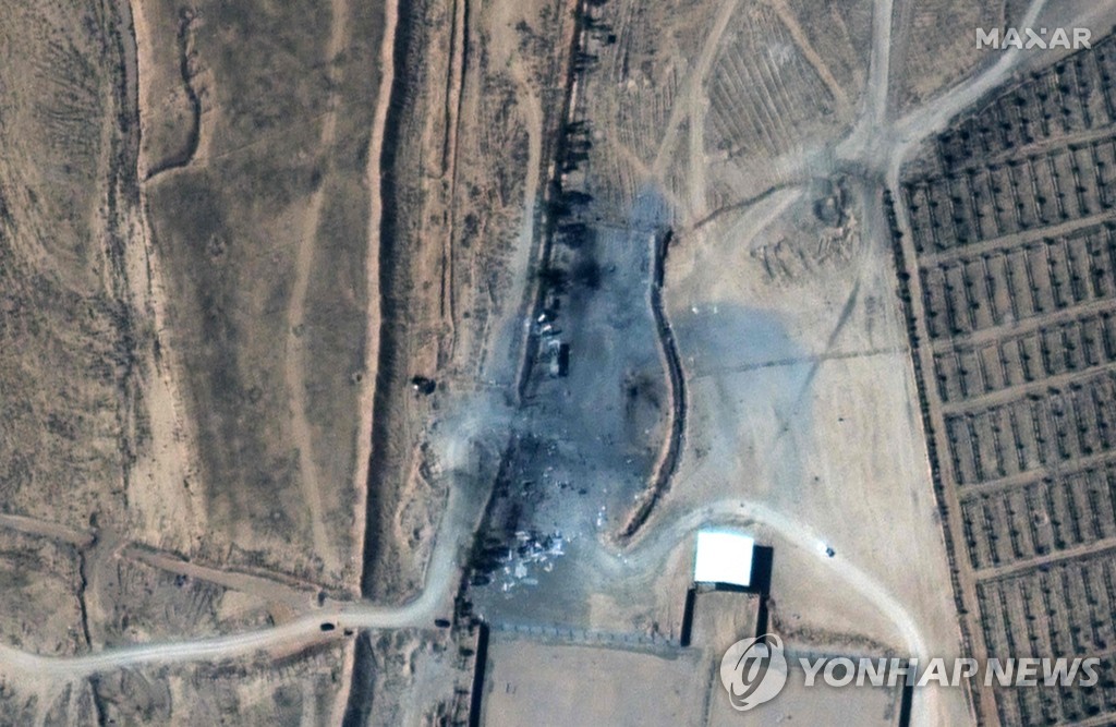 미국의 공습 이후 위성사진