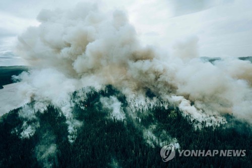 '통제불능' 캐나다 산불 260여건…한정된 자원과 지형 탓