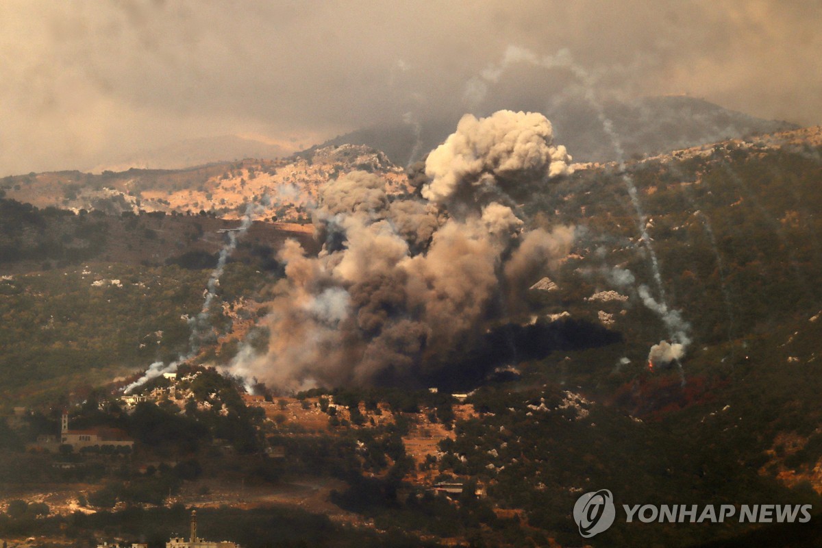 레바논 내 헤즈볼라를 겨냥해 계속되는 이스라엘군의 공습 [AFP 연합뉴스. 재판매 및 DB 금지]