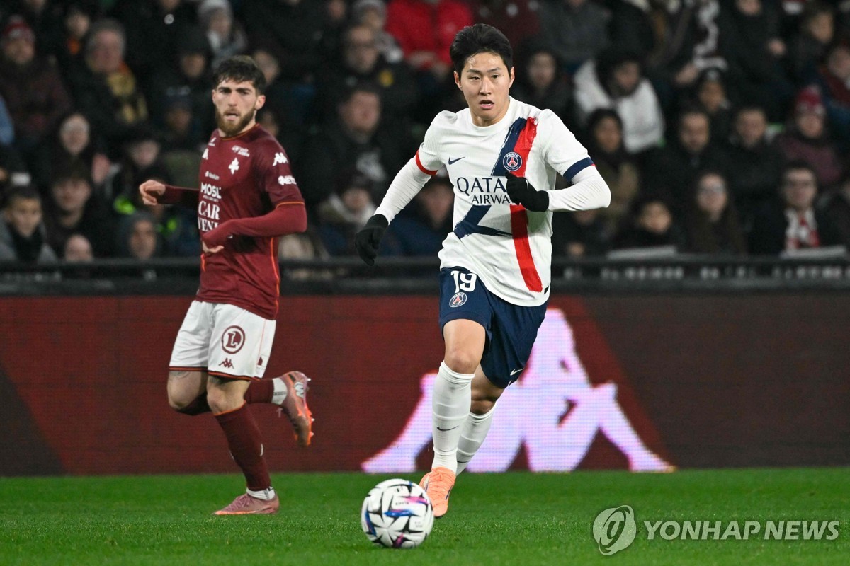 '이강인 3호 도움' PSG, 최하위 메스에 3-2 진땀승