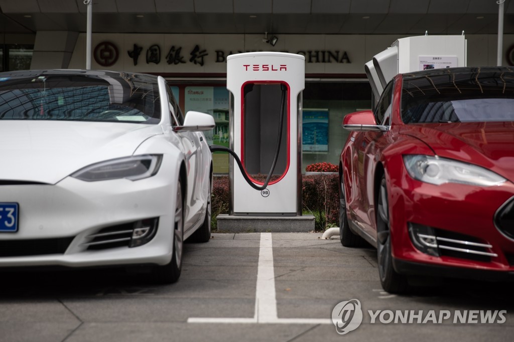 中, 전기차 충전 투자 확대…지방채 투입·업체간 상호개…