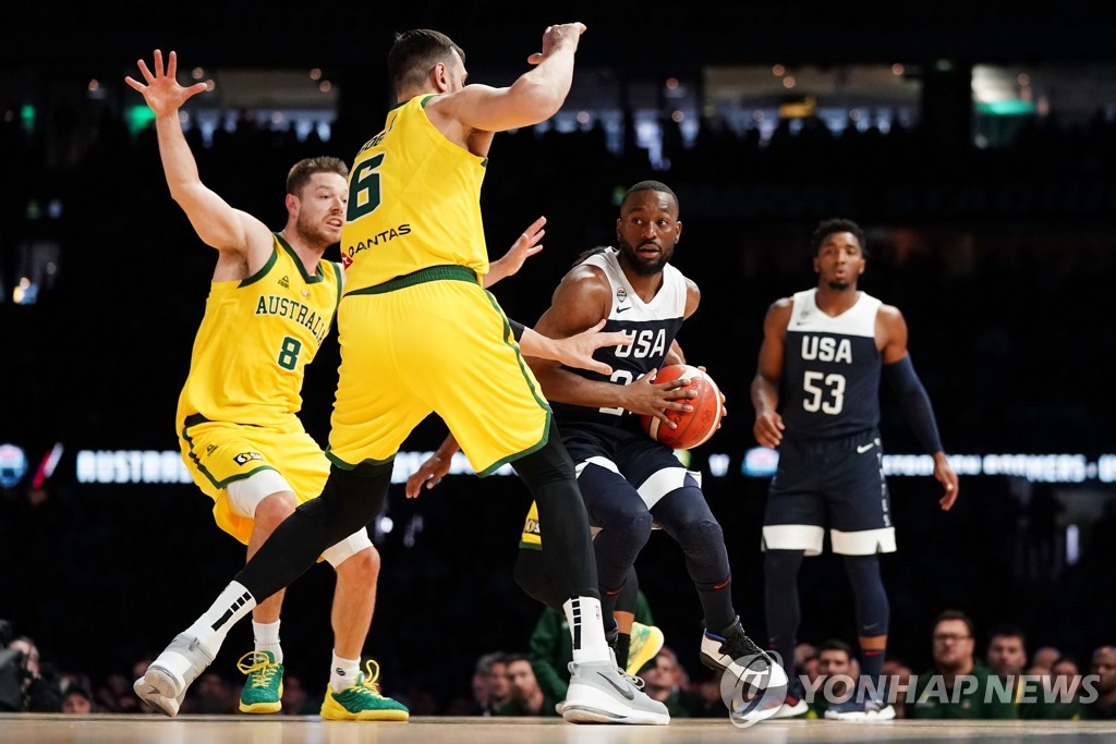 미국과 호주의 농구 대표팀 평가전 모습.
