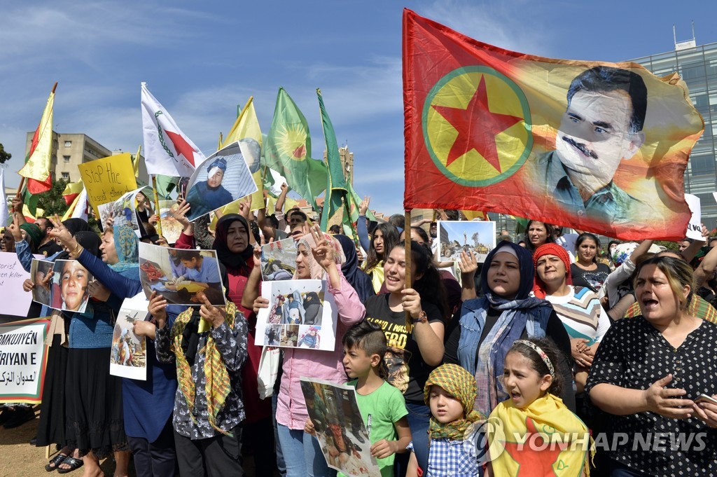 "쿠르드 공격하는 터키군 규탄" 레바논서 시위