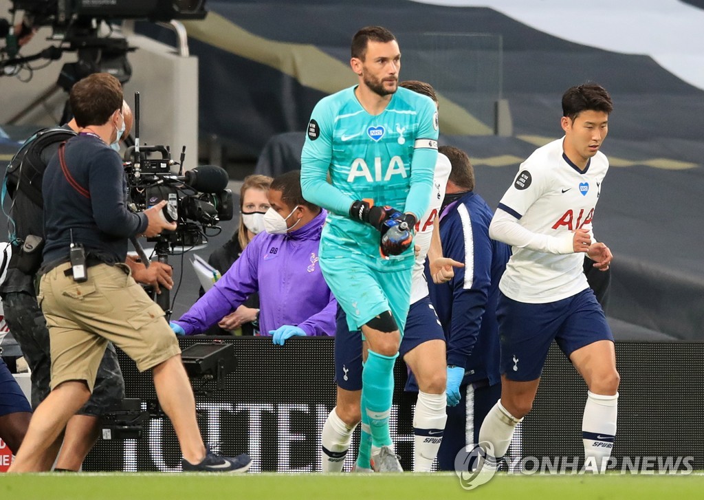 위고 로리스(왼쪽)와 손흥민