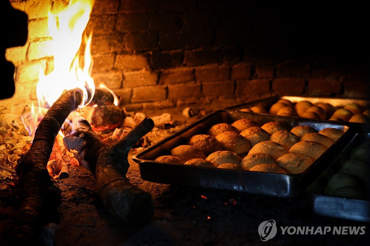 브라질에서 빵을 굽는 모습(기사와 직접적인 관계 없음)