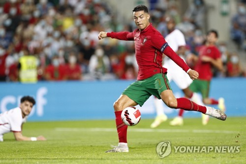 '호날두 A매치 112호골' 포르투갈, 카타르와 친선전 3-0 완승