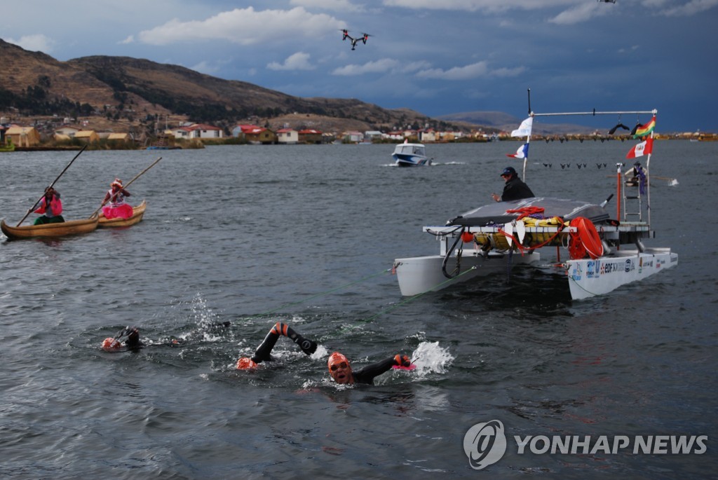 '인간승리'…120km 수영 완주한 프랑스 장애 수영선수 