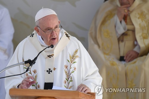 교황, 수녀 학대하는 가톨릭 권력 체계에 경고
