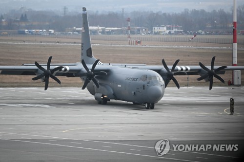 미국의 전술 수송기 C-130