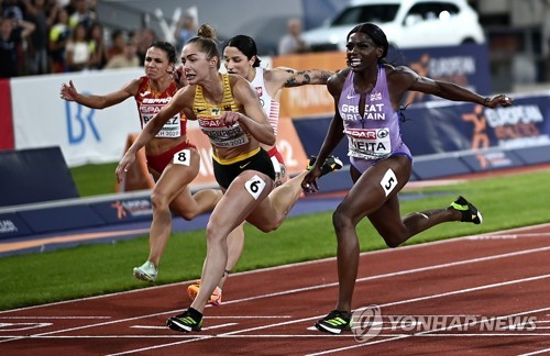'0.005초 간발의 차로 승리'…유럽육상선수권 여자 100m