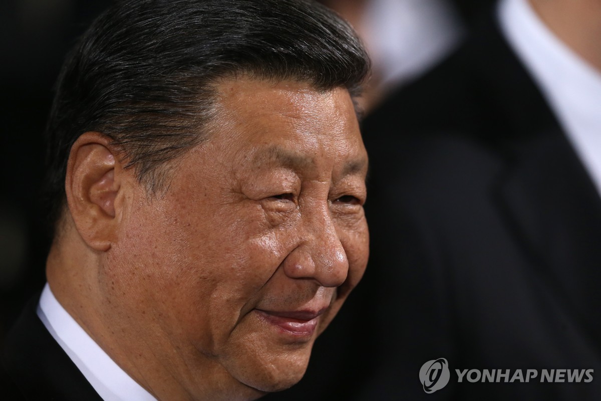 미소 짓는 시진핑 중국 국가주석